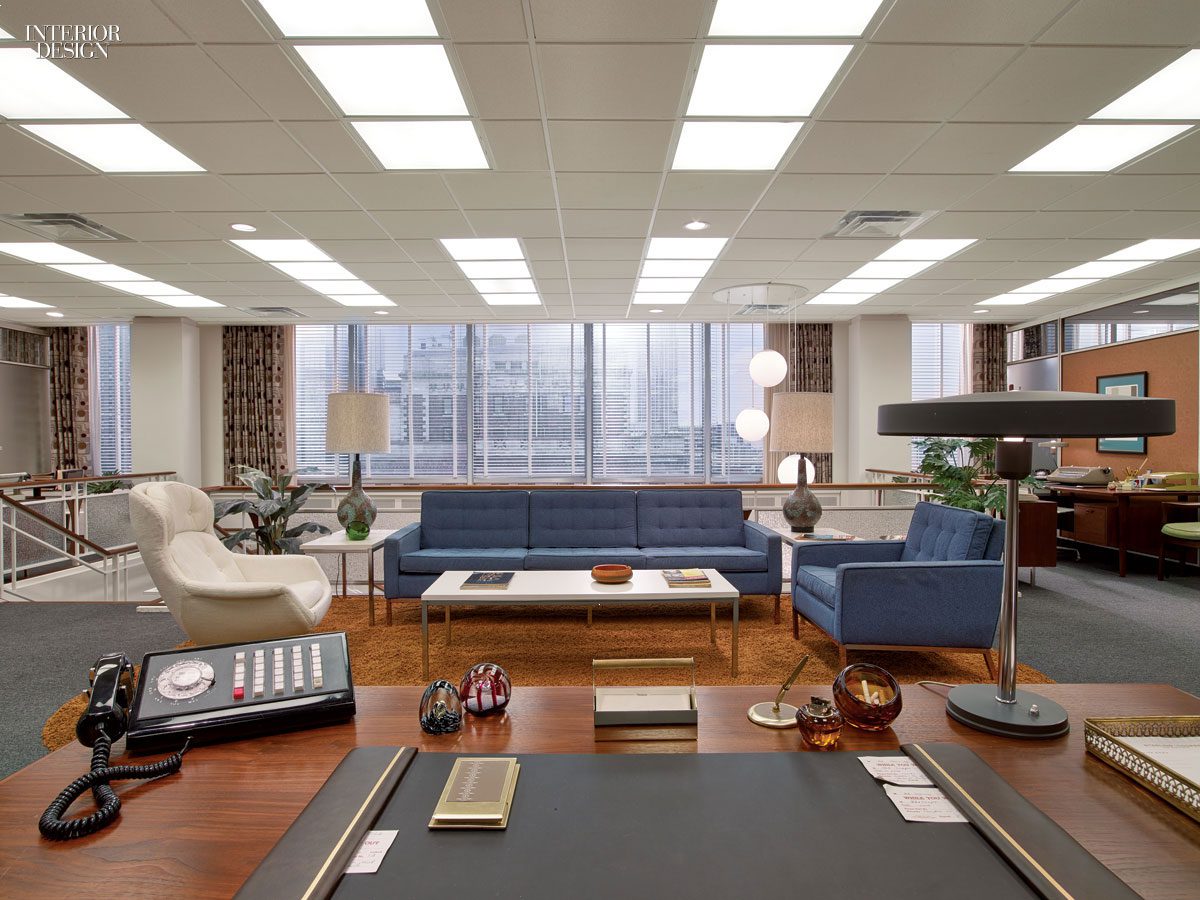 Welcome To 1969 Mad Men S Award Winning Set Design Interior Design   7213 Matthew Weiner Mad Men 0414 31 