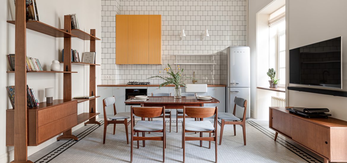 Pops of Color Modernize an Apartment in the Heart of Historic Kiev ...