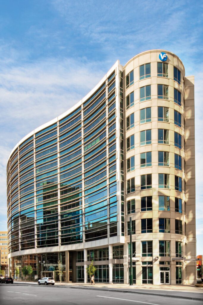 The head­quarters occupies a 10-story building completed in 2002 by Klipp Colussy Jenks DuBois Architects.