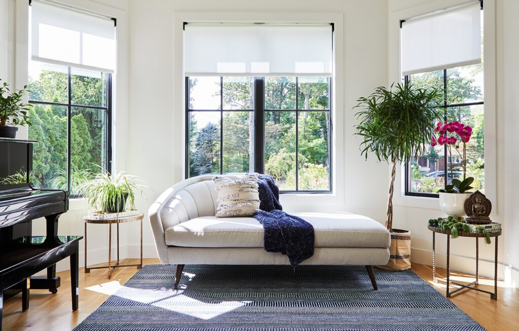 The seating area of a New York residence by Laurence Carr Design and Jordan Rosenberg Architect. Photography by Kelly Marshall.