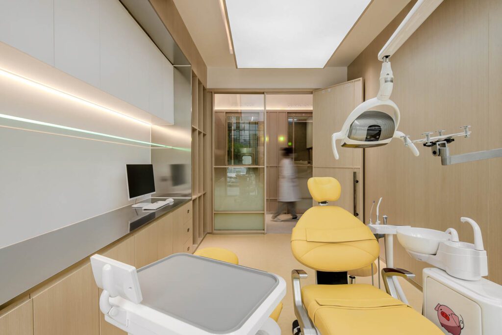 indian dental clinic interior design