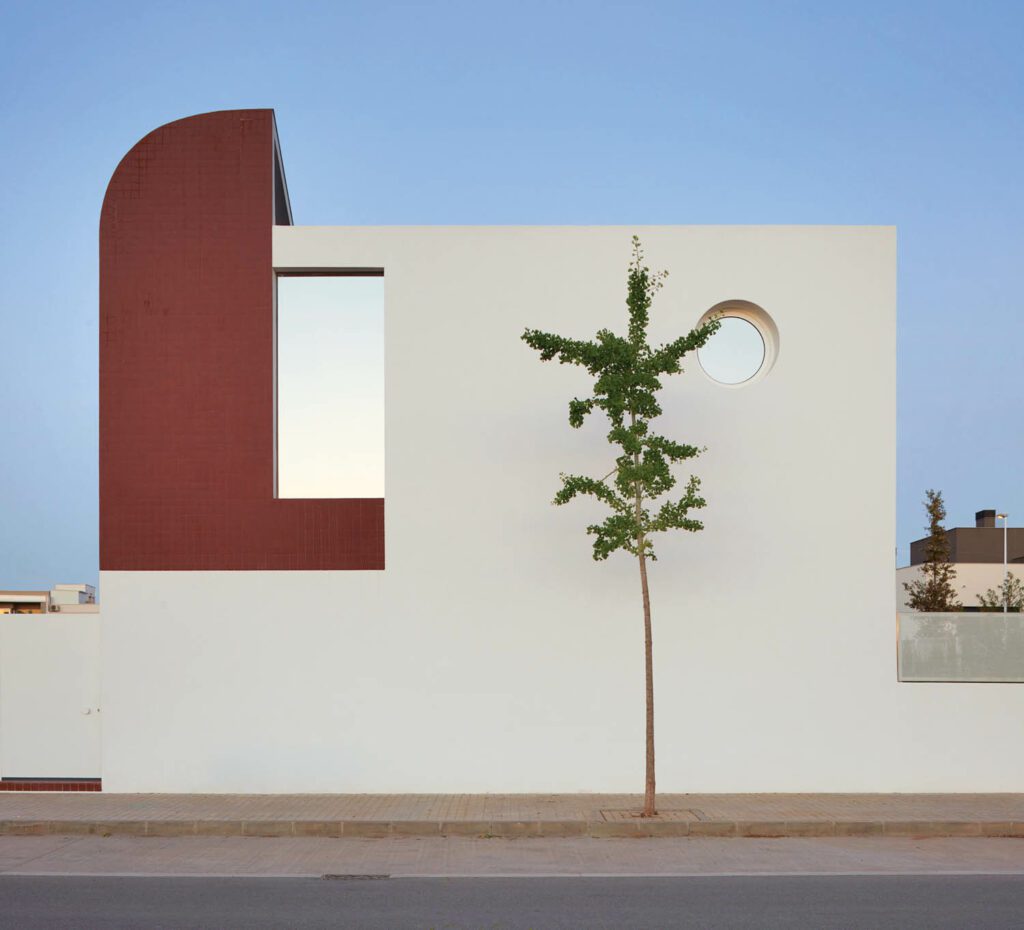 the geometric exterior of a Spanish house