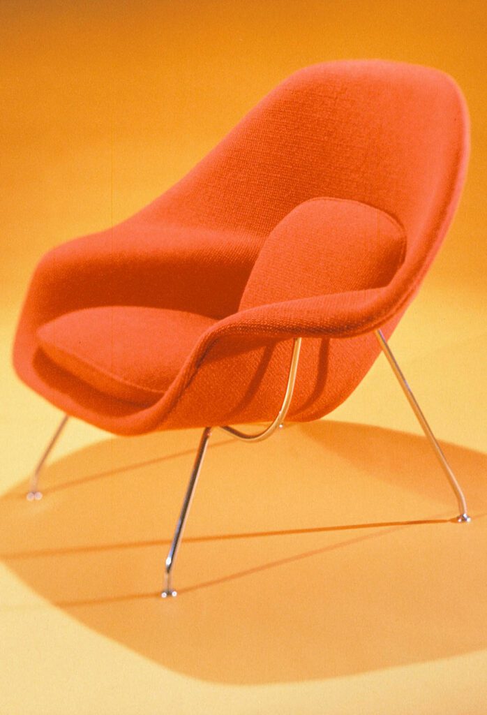 Knoll launches Eero Saarinen's Womb chair.