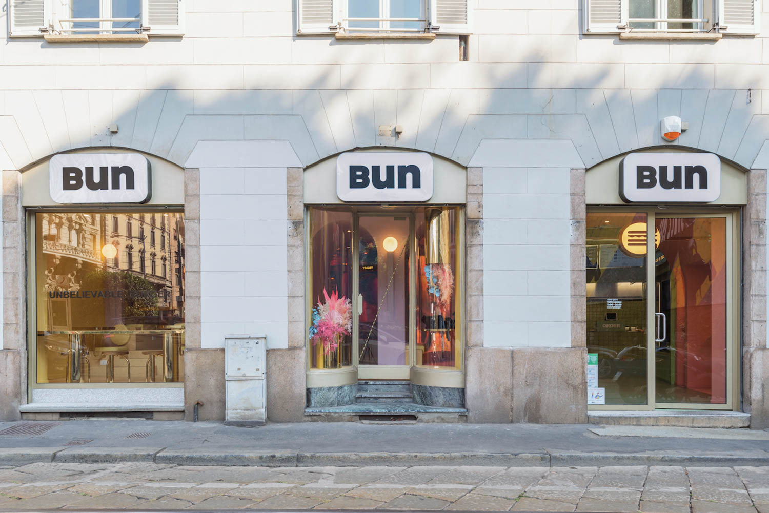 the exterior of Bun Burgers Milan