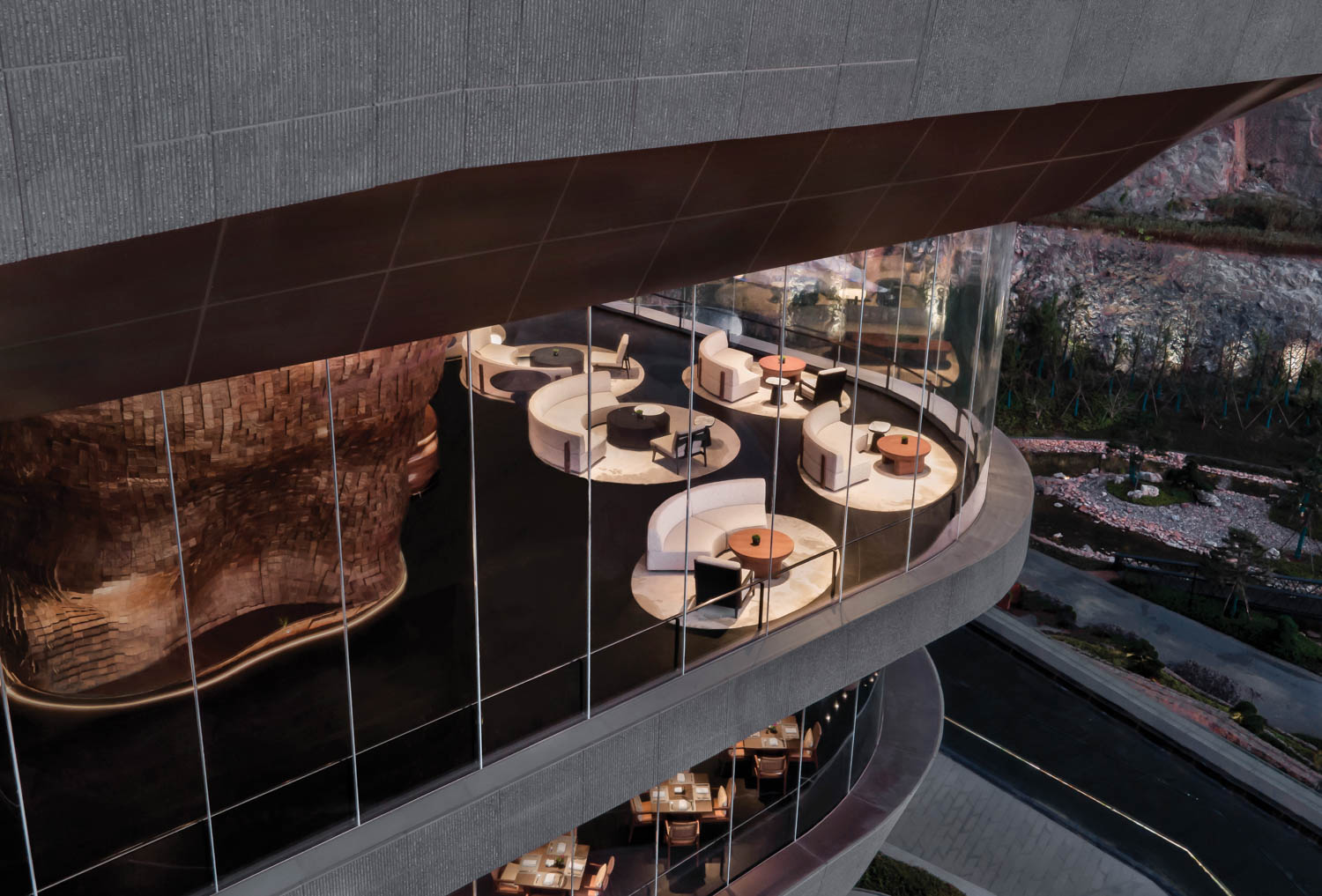 14 Delectable Hotel Bars and Restaurants Around the Globe