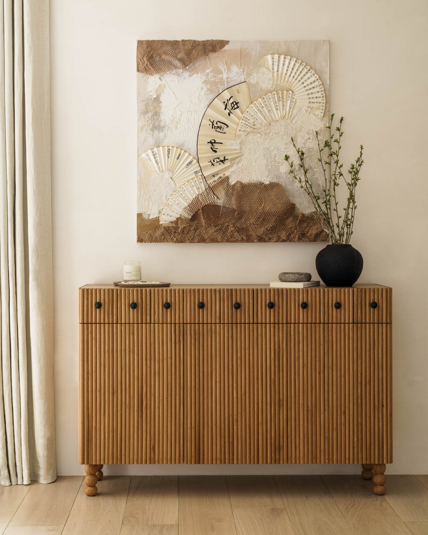Large Apartment Interior Design With Environmentally-Friendly Decor