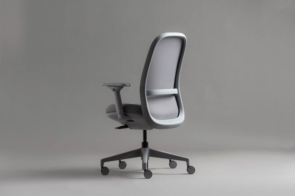 Knoll Launches Its Cantilevered Newson Task Chair at NeoCon 2022