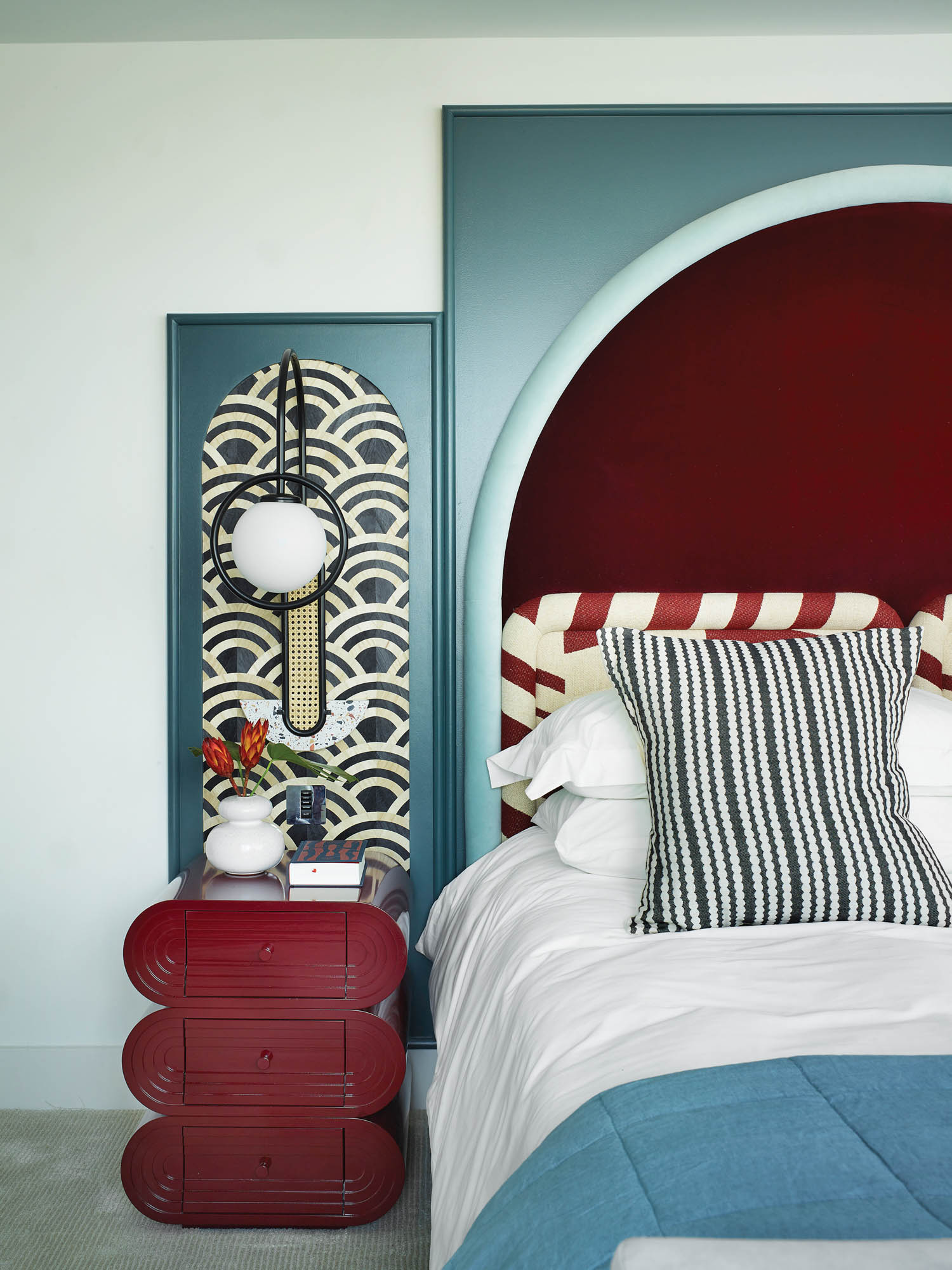 This London Apartment for a Famous Singer Nods to Idol, David Bowie ...