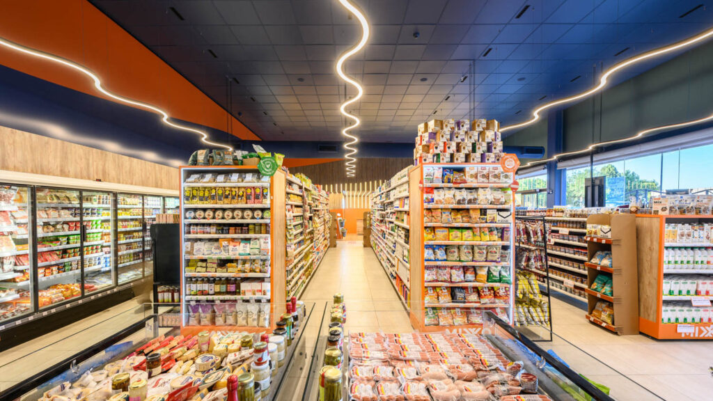 Estudio Montevideo Refreshes a Beloved Supermarket in Córdoba