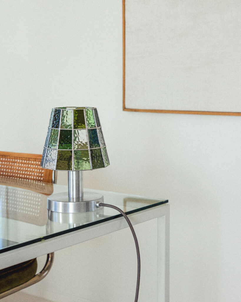 Guy table lamp by Frangere.