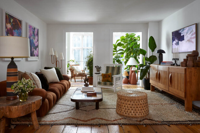 A New York Townhouse Inspired by the 1970s Folk Music Scene
