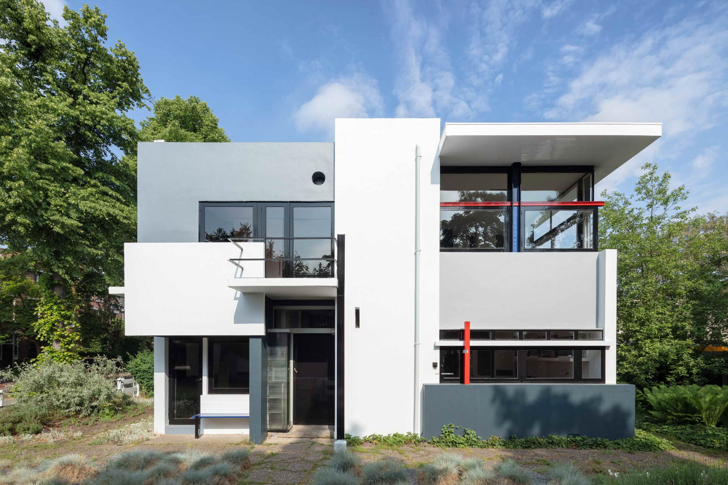 exterior of Rietveld Schroder House today