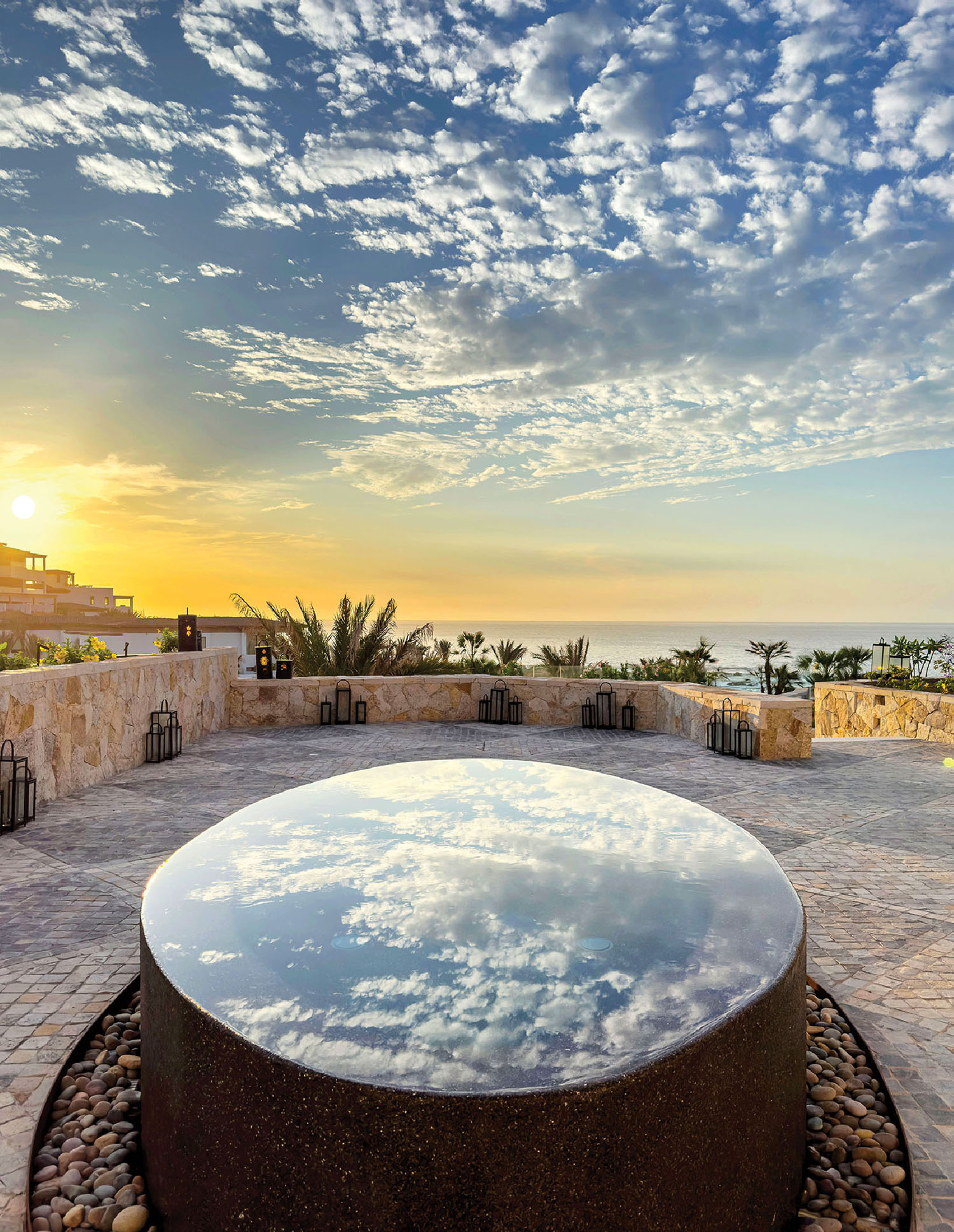 A hot tub in the middle of a patio