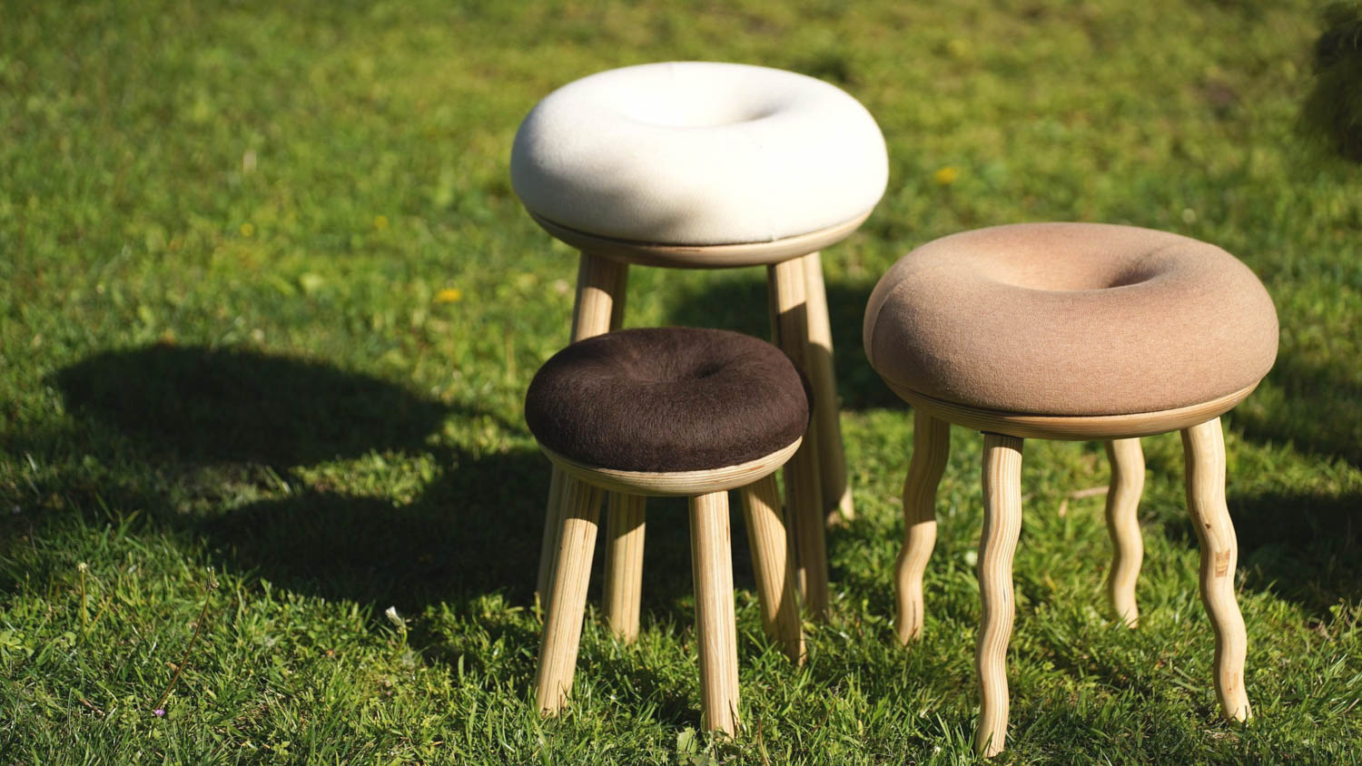 multiple stools that look like donuts