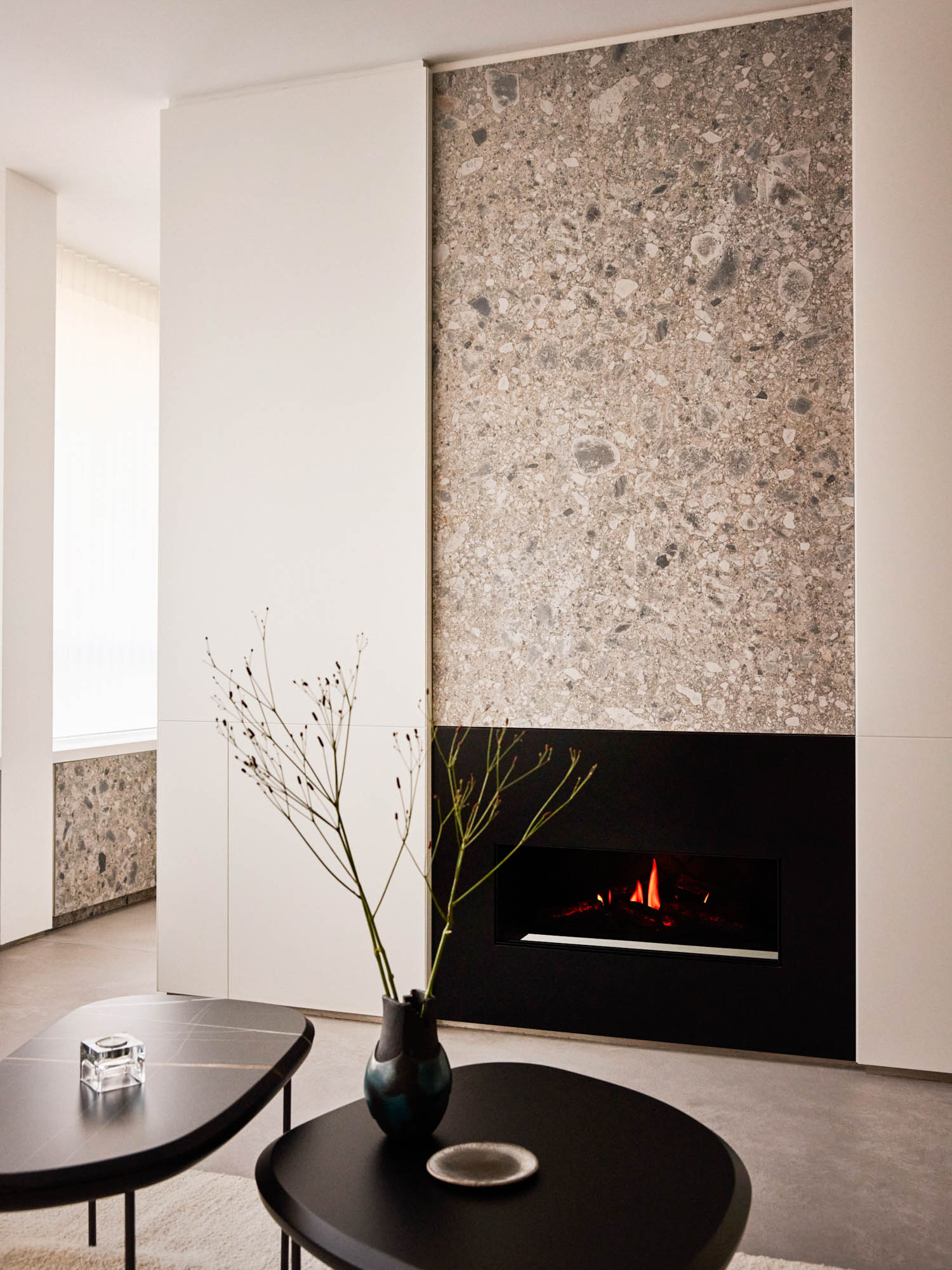 electric fireplace with ceramic insert
