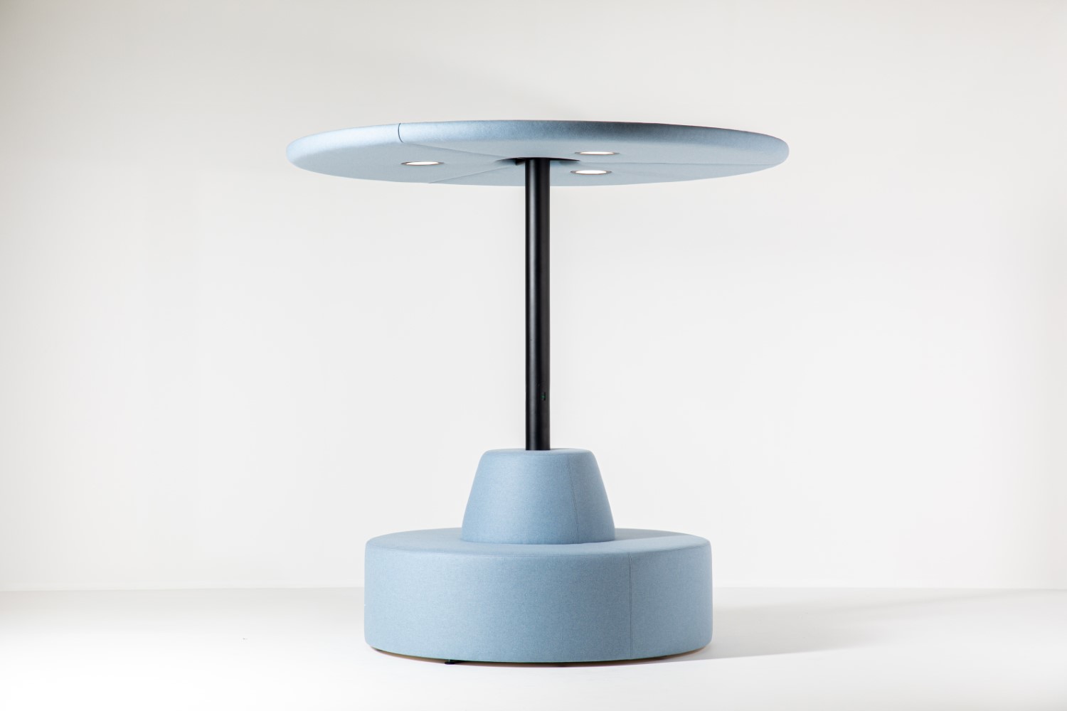 HiP Awards 2025 BuzziBrella for BuzziSpace for Hospitality: Seating