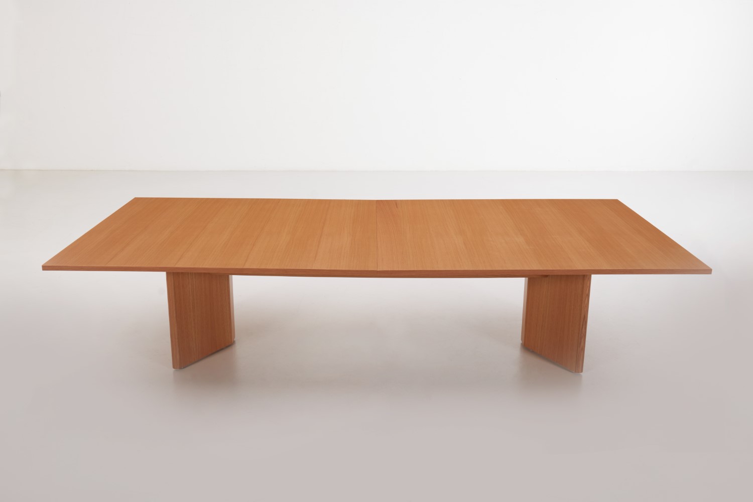 HiP Awards 2025 Figure for Teknion for Workplace: Conference/Work Table