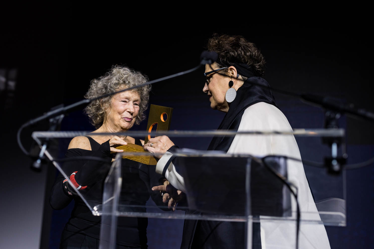 clodagh on stage with cindy allen