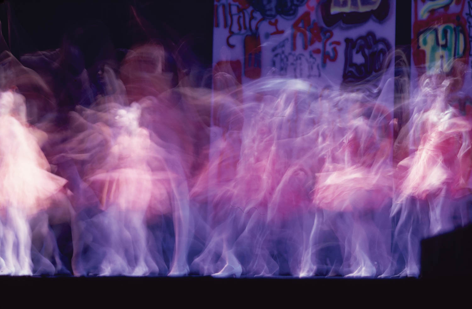 picture of ballerinas dancing