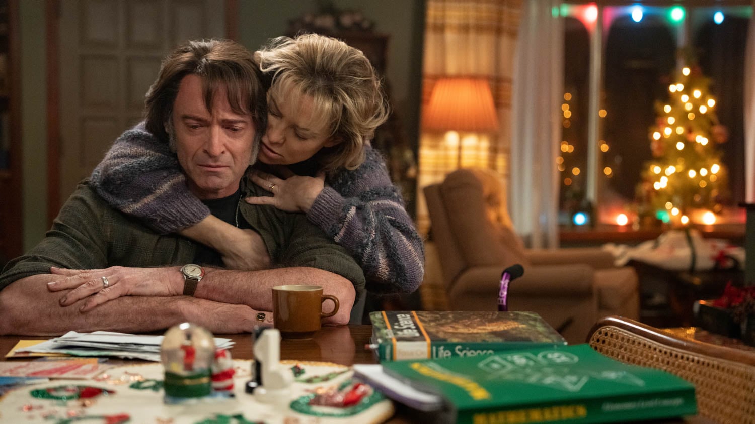 Kate Hudson and Hugh Jackman in room