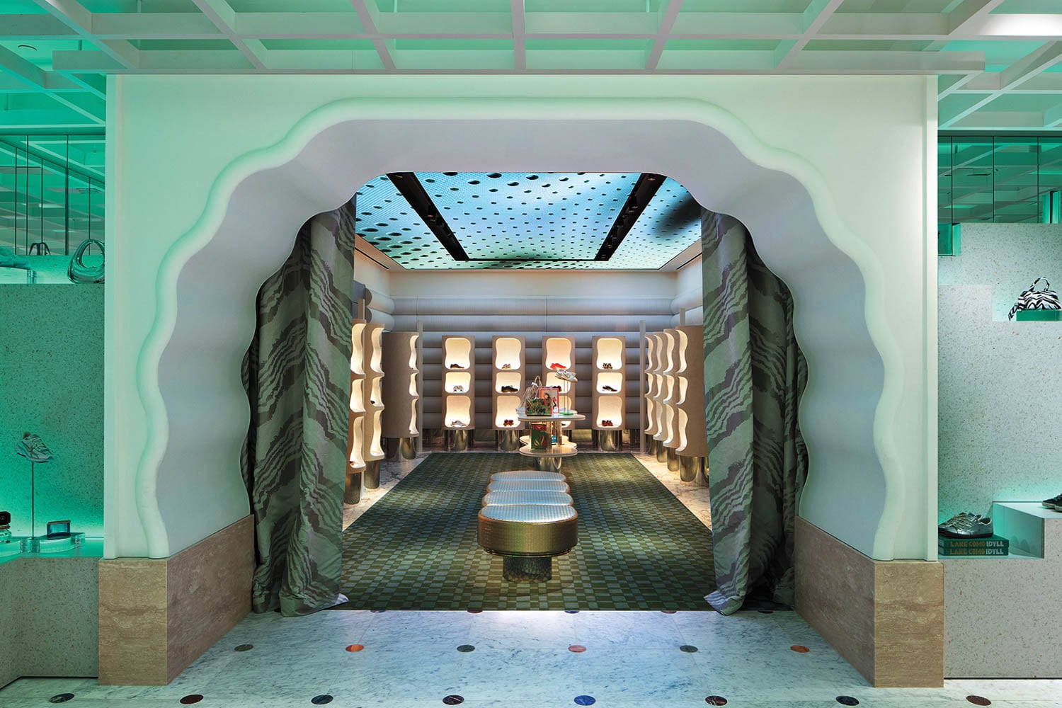 green curved archway in primtemps