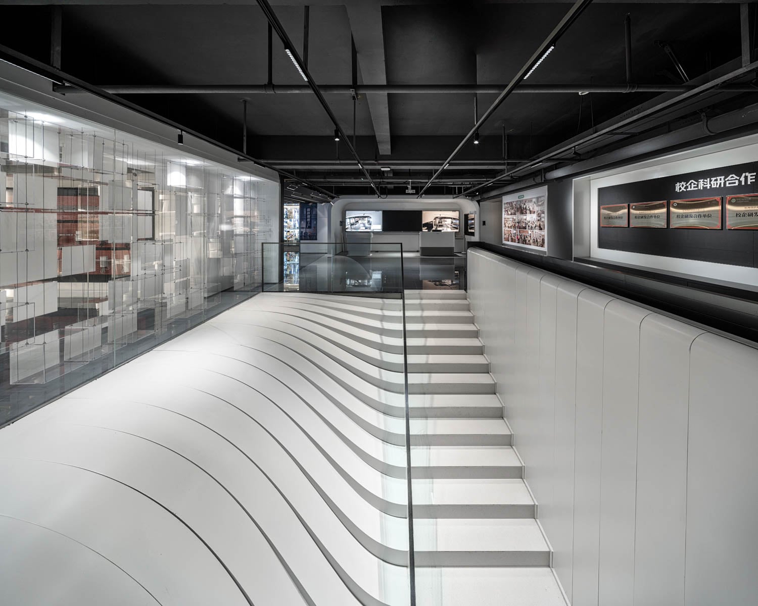 view of slatted ceiling