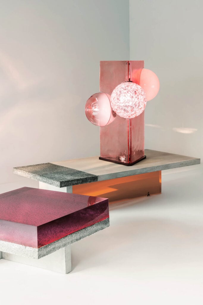 Salone Raritas Draga e Aurel Cava, coffee table Soffio, table lamp ©Federica Lissoni