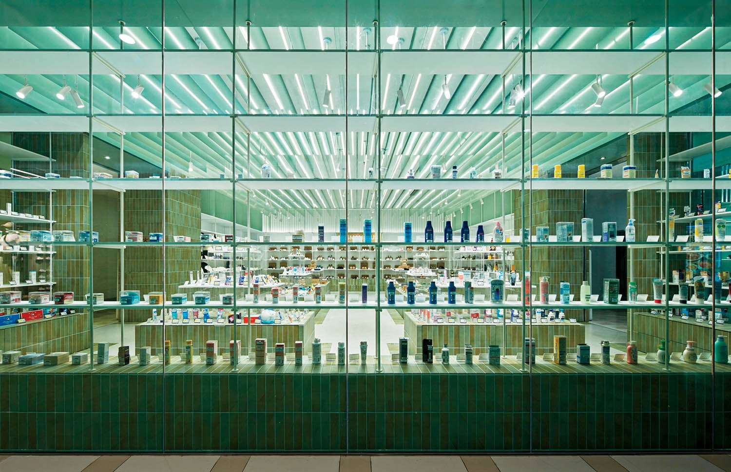 A store with many bottles and bottles in it.