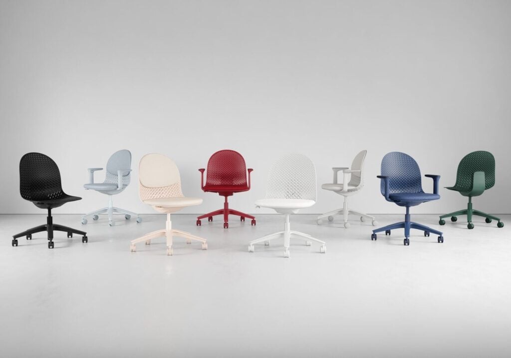 Teknion is a 2026 HiP Awards WINNER: CONFERENCE SEATING.